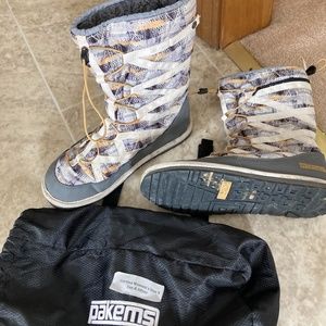 Women’s size 9 Packems